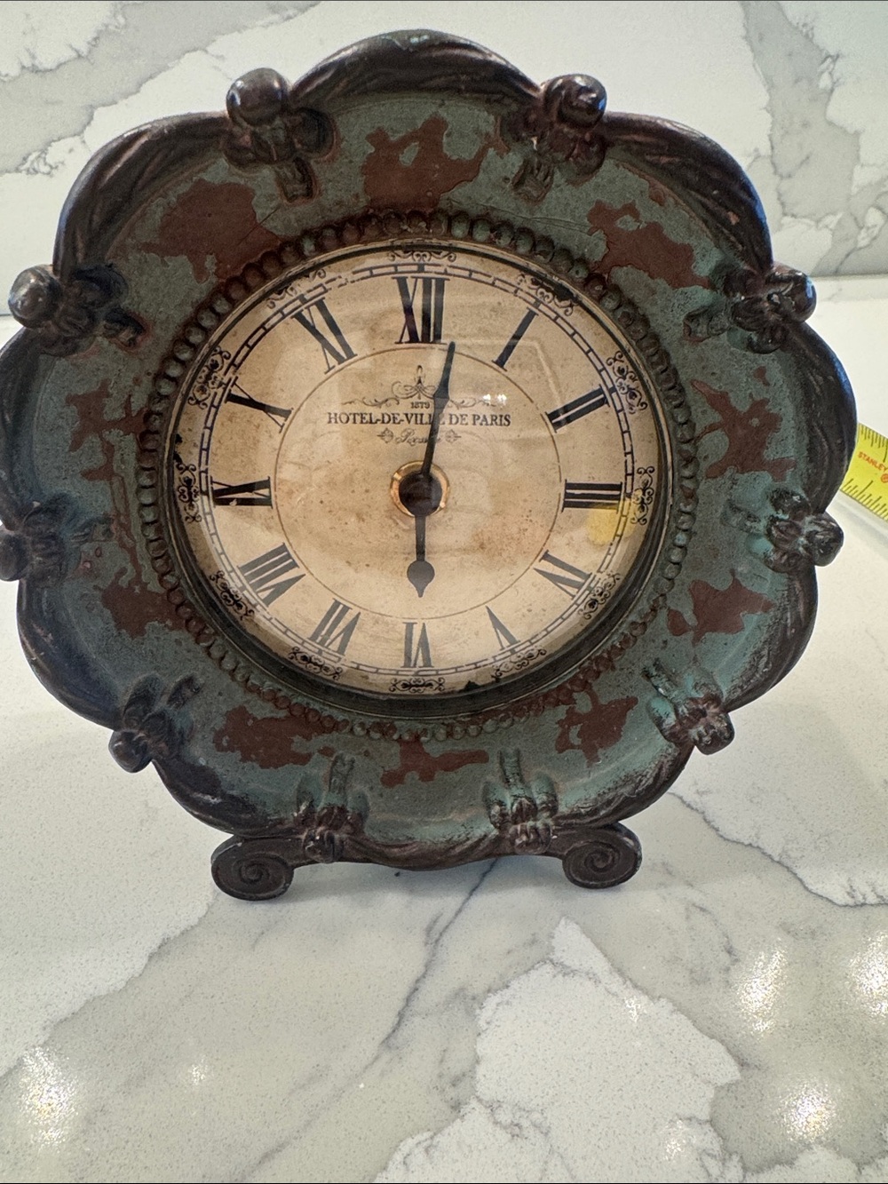 Retro Shabby Chic -Style Green and Brown Decorative Clock